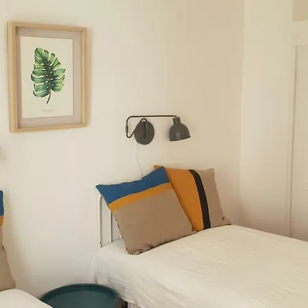 Old Village Design 3 Bedroom Townhouse *