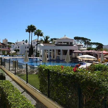 Old Village Design 3 Bedroom Townhouse Vakantiehuis