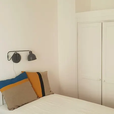 Old Village Design 3 Bedroom Townhouse Ferienhaus *