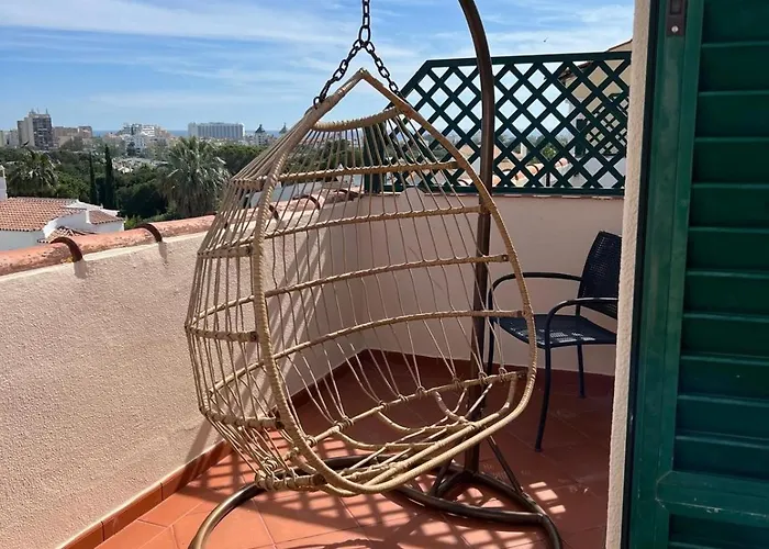 Old Village Design 3 Bedroom Townhouse *